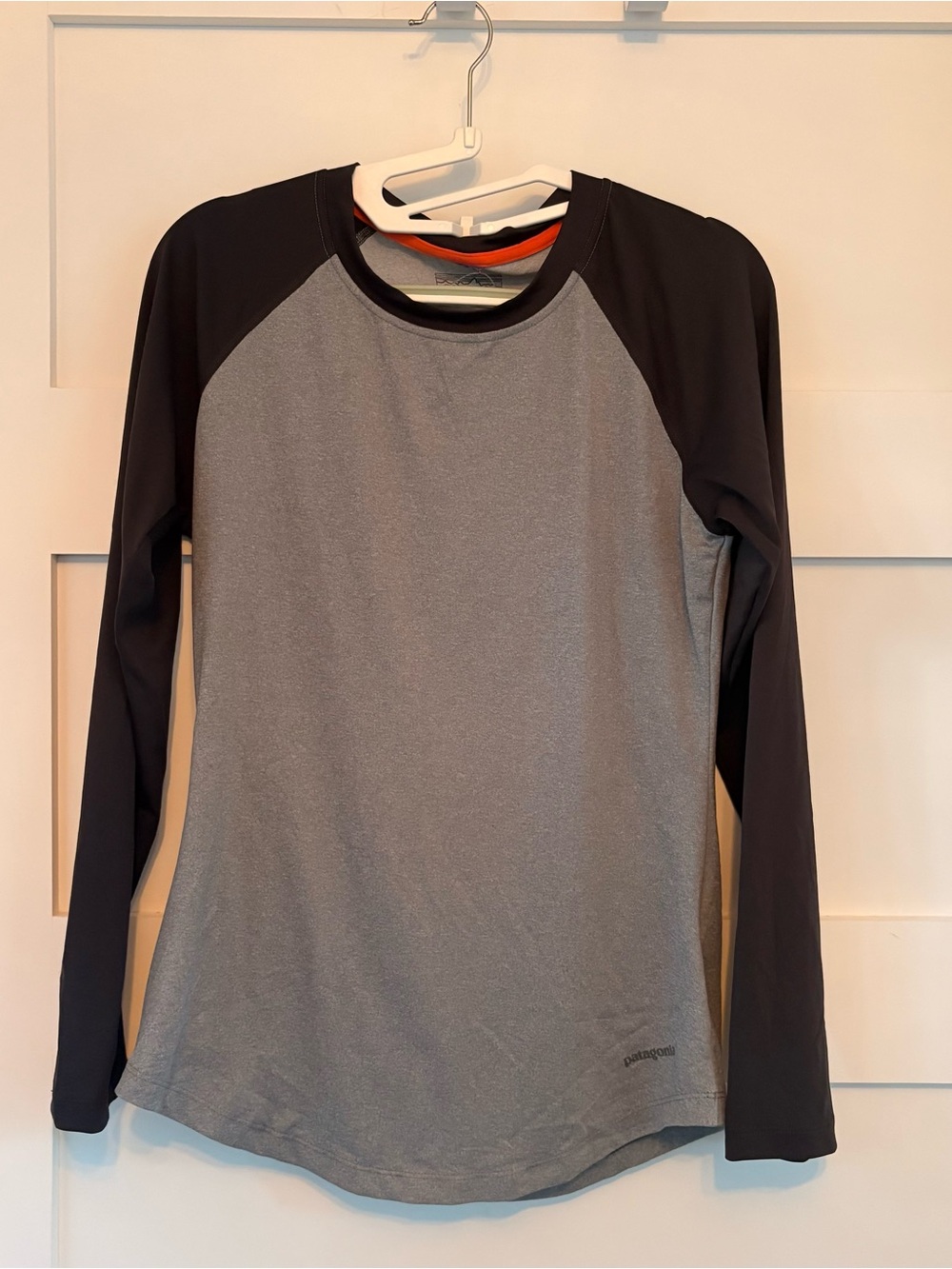 Patagonia Women’s Lightweight Hiking Shirt NWT Size S - Stone Gray